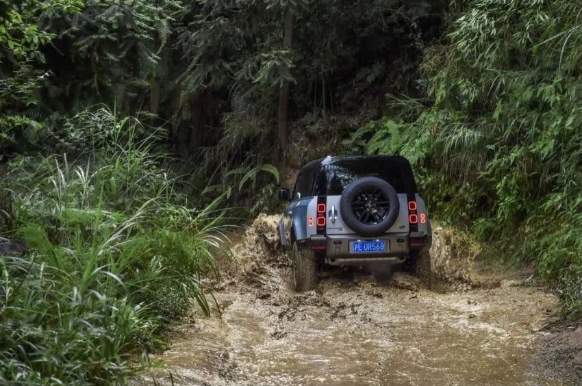 有一种生活方式叫“90”，有一种时尚单品叫“卫士90”