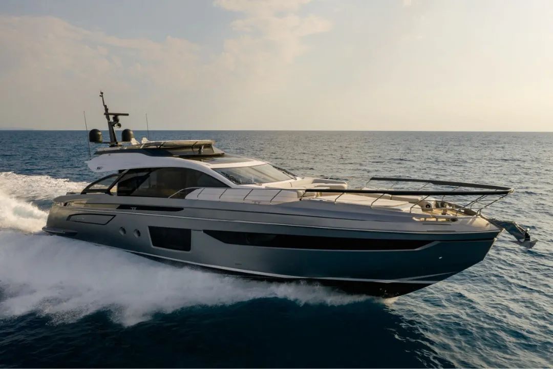 3000马力的海上超跑，意大利Azimut S8豪华游艇