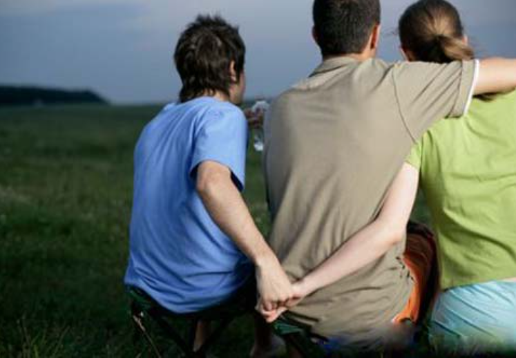 和两位情夫合谋杀害丈夫，潜逃23年后被抓捕归案，1992年情杀案纪实