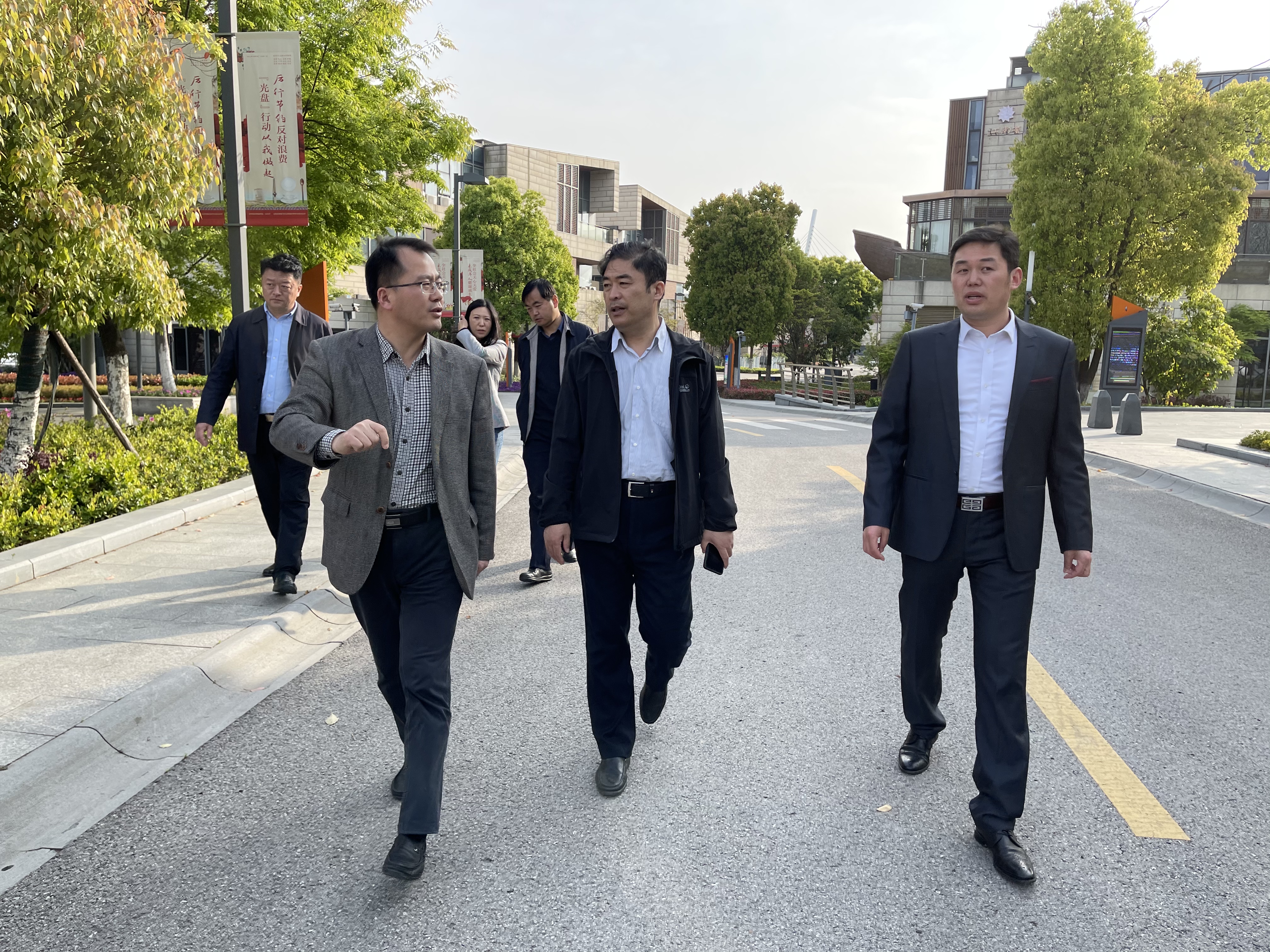 济南新材料产业园区管委会主任韩利师赴上海无锡招商考察学习