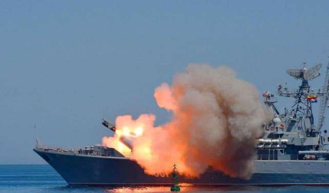 别再幻想了，看看击沉美军航母有多难！全球只