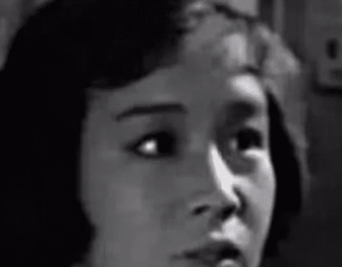 看到"容嬷嬷"26岁照片，美到不敢信，被赞