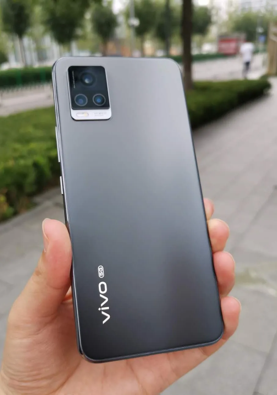 vivo S7评测：旗舰的纤薄外壳，超旗舰级的自拍照作用