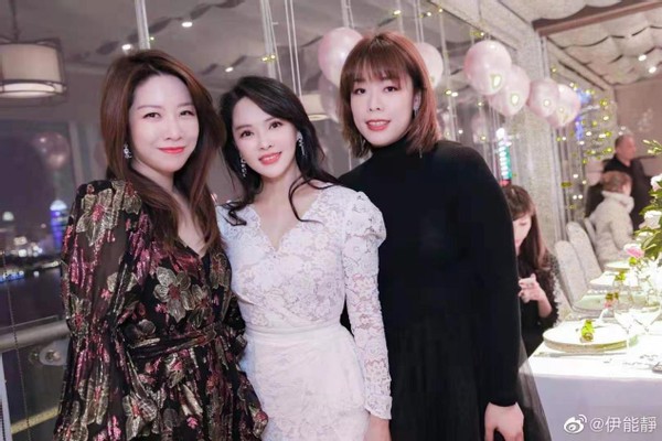 伊能靜開慶生派對，眾好友面前秀恩愛秦昊羞紅臉，女兒現場製賀卡