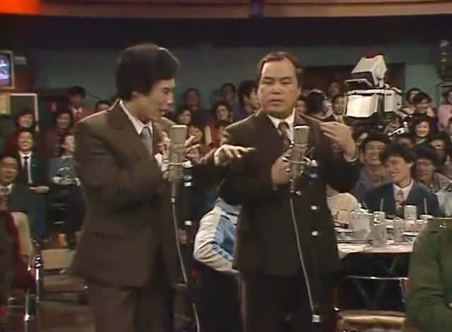 郭德纲把相声带进剧场善莫大焉，但剧场相声也