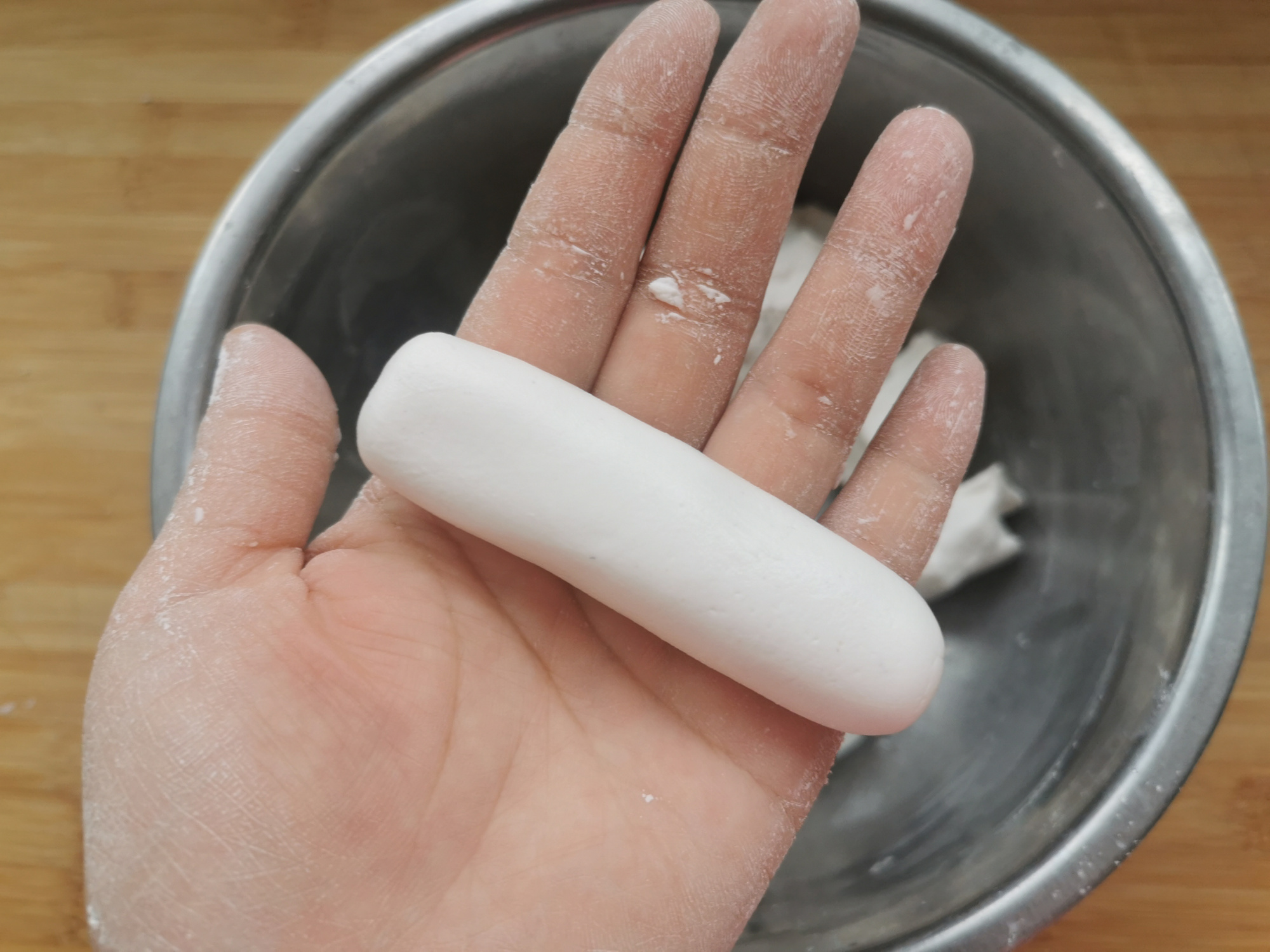 家裡有糯米粉的，試試做手工糍粑，淋上紅糖汁，比火鍋店的都好吃