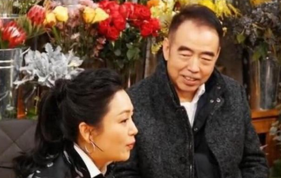 靠怀孕抢走陈凯歌，嘲笑倪萍是老女人，陈红怎么越来越像倪萍了？