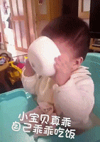 搞笑动图图片：你们的女朋友，睡觉时有这么可爱吗？