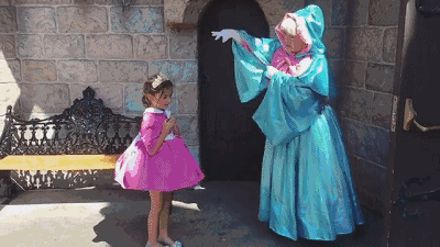 To realize princess dream of the daughter, play essence old father with one's own hands tailor about a hundred " blackart " skirt explodes sth resembling a net of network of fire