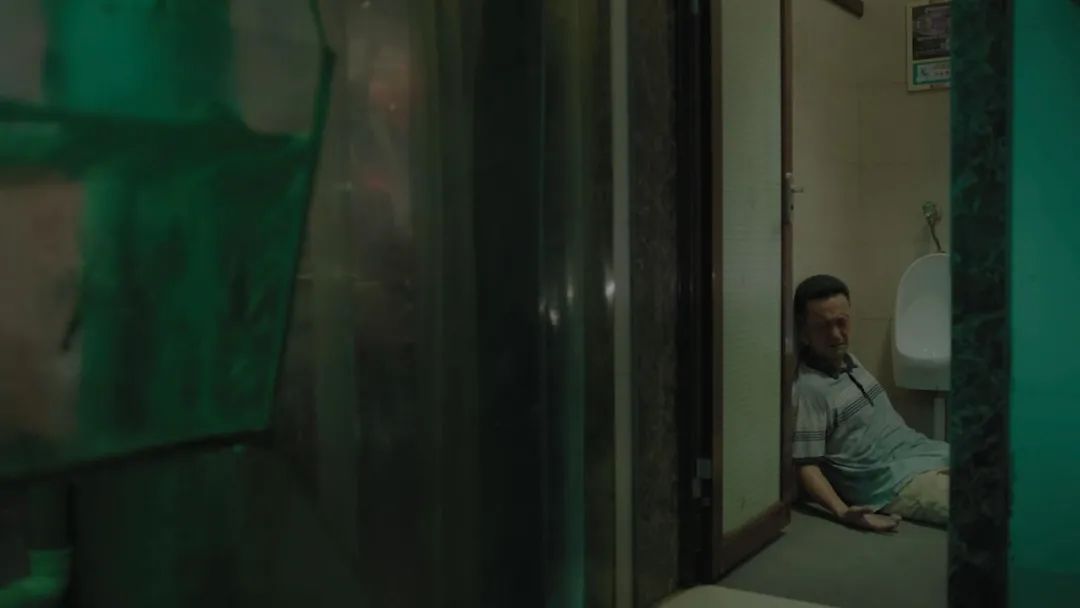 片中演员90%是导演亲戚，一波“虎”操作后，竟