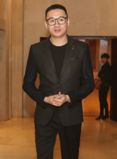 黄渤的“贵人”，荧幕上的“经典”，离开演艺圈的高虎如今咋样了