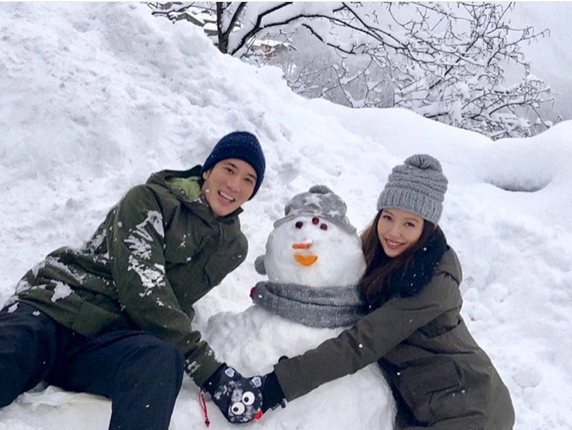 王力宏两年未秀恩爱被指婚变，经纪人否认，称两人有互动和点赞