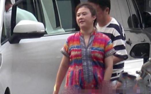 沈腾老婆胖出美丽境界，面对镜头大方自信，解