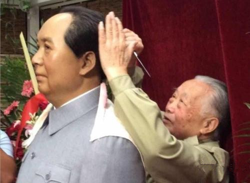 毛主席逝世3小时后，周福明跪着给他最后一次理发：泪水早已哭干-第10张图片-大千世界