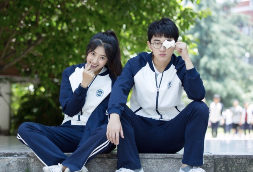 沈月戀情疑曝光，與《小美好》男配孫寧牽手，甜蜜互動像偶像劇