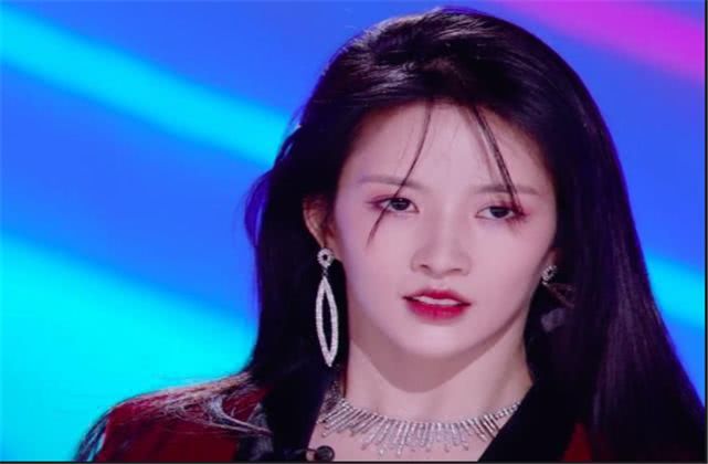 王艺瑾的师兄，刘些宁的师兄，陈卓璇的师兄，看到张艺凡：巨星