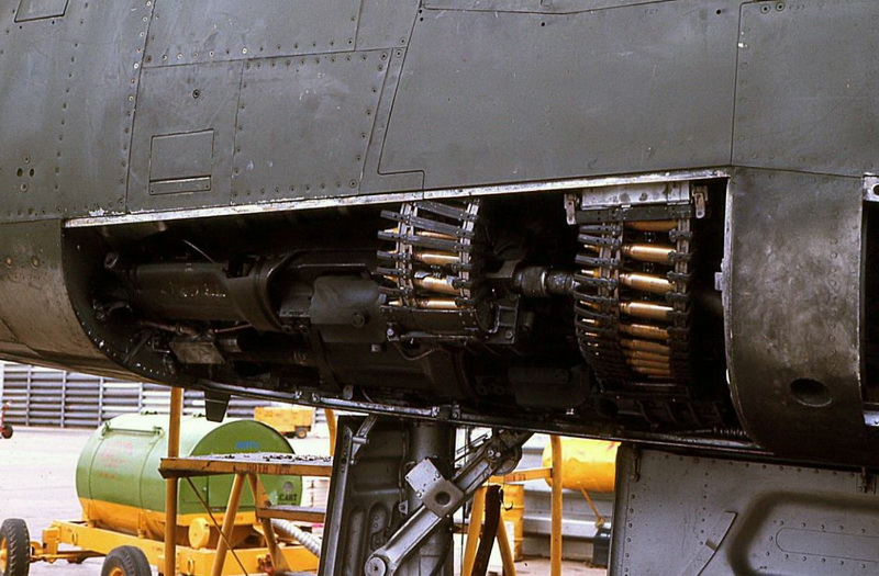 百系经典（一）：痛苦中开创超音速时代的F-100战斗机