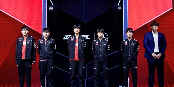 V5 of a dark horse experiences big replace, new sports season whether show actual strength? Is the sheet in WE achieved again brilliant? 