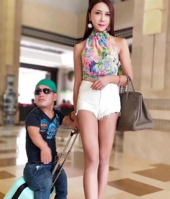 她是最性感的潘金莲，出演过金瓶梅，今看她写真还得充钱