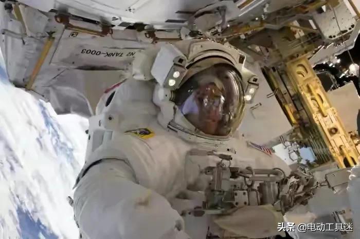 美国迟发消息事出有因，国际空间站维修出状况，两宇航员紧急排险