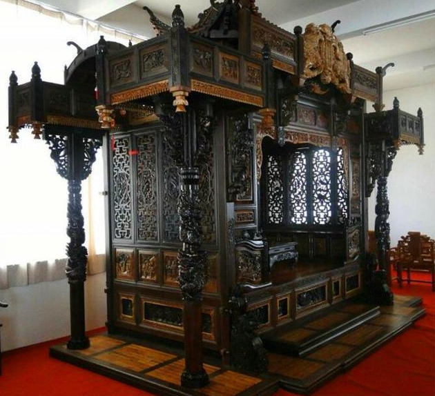 福建发现3吨重的“龙床”，专家劝上交，藏友：