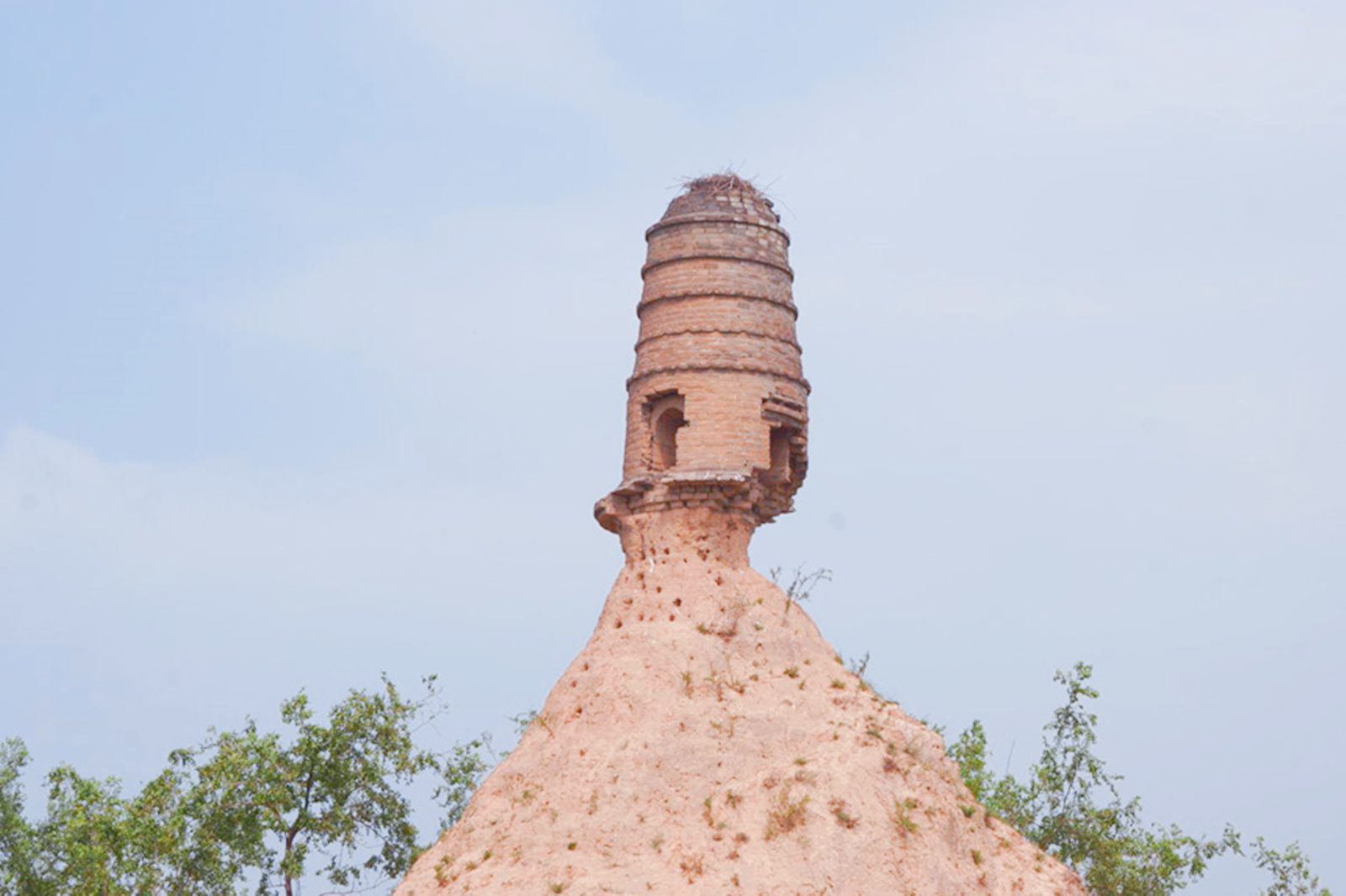 山西网红“悬浮塔”，曾凌空立在山尖，如今变