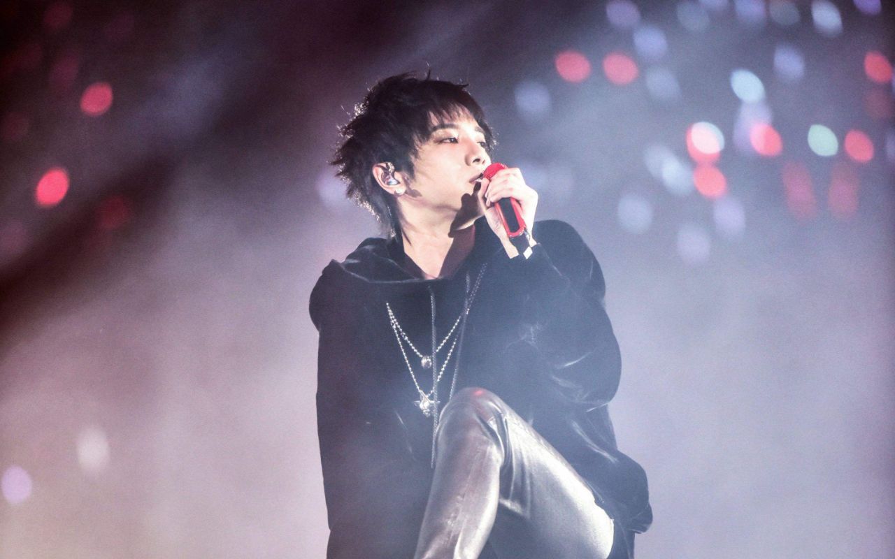 Hua Chenyu is celebrated 6 years continuously unripe wear same a dress, it is to force disease or ceremonial move after all