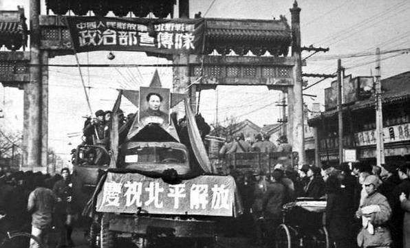 高级将领开会，傅作义宣布和谈协议，会上一片沉默，突闻将军痛哭