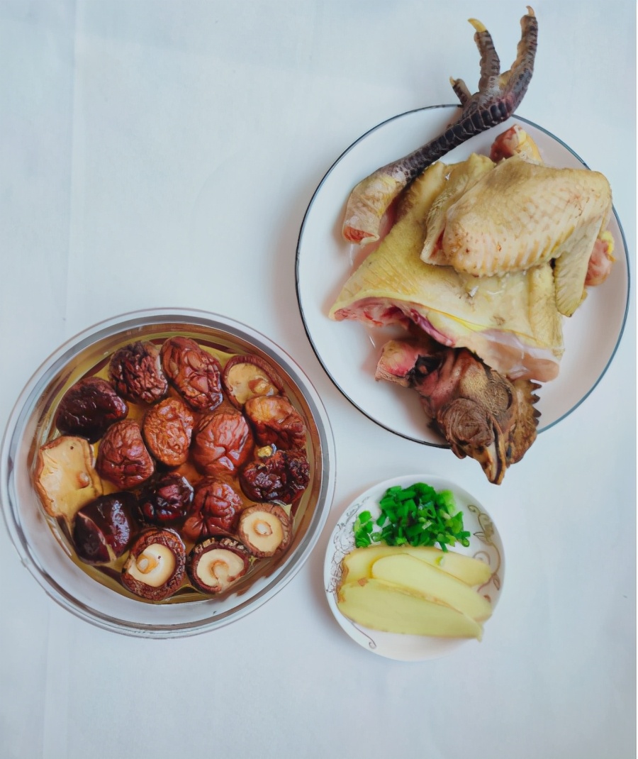 鸡肉和它一起炖，色香味俱全，吃一口就停不下来