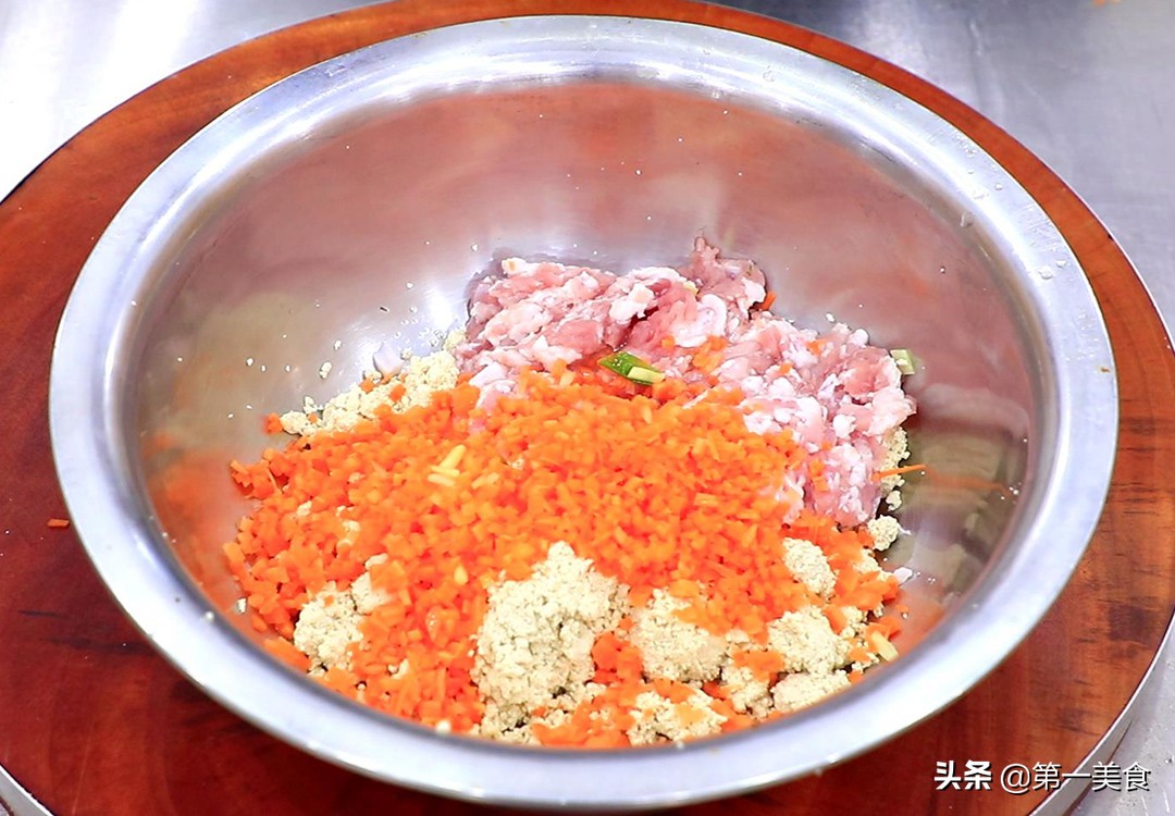图片[2]-【豆腐丸子】做法步骤图 金黄软糯 比饭店的还好吃-起舞食谱网