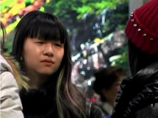 有种“不敢信”叫小彩旗，离开杨丽萍后，才21岁却像菜市场大妈
