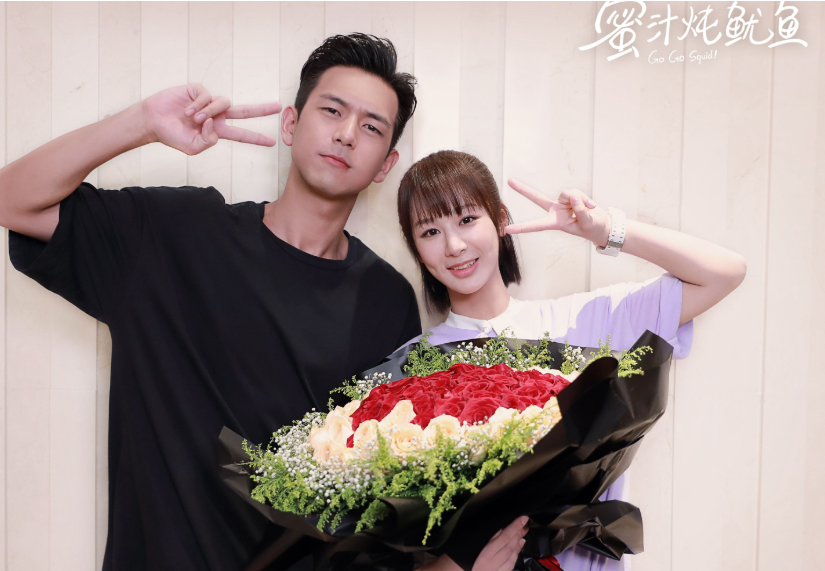 《亲爱的2》终于官宣开拍，男女主已更换，胡一天李一桐首次合作