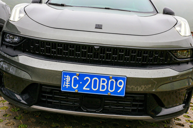 全系搭载2.0T+8AT 精致的轿跑SUV 试驾体验领克05