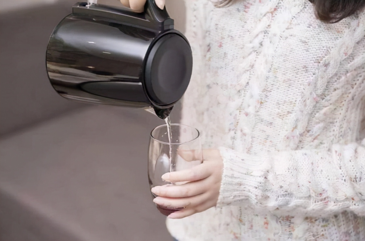 Can I drink the plain water overnight? iNEWS