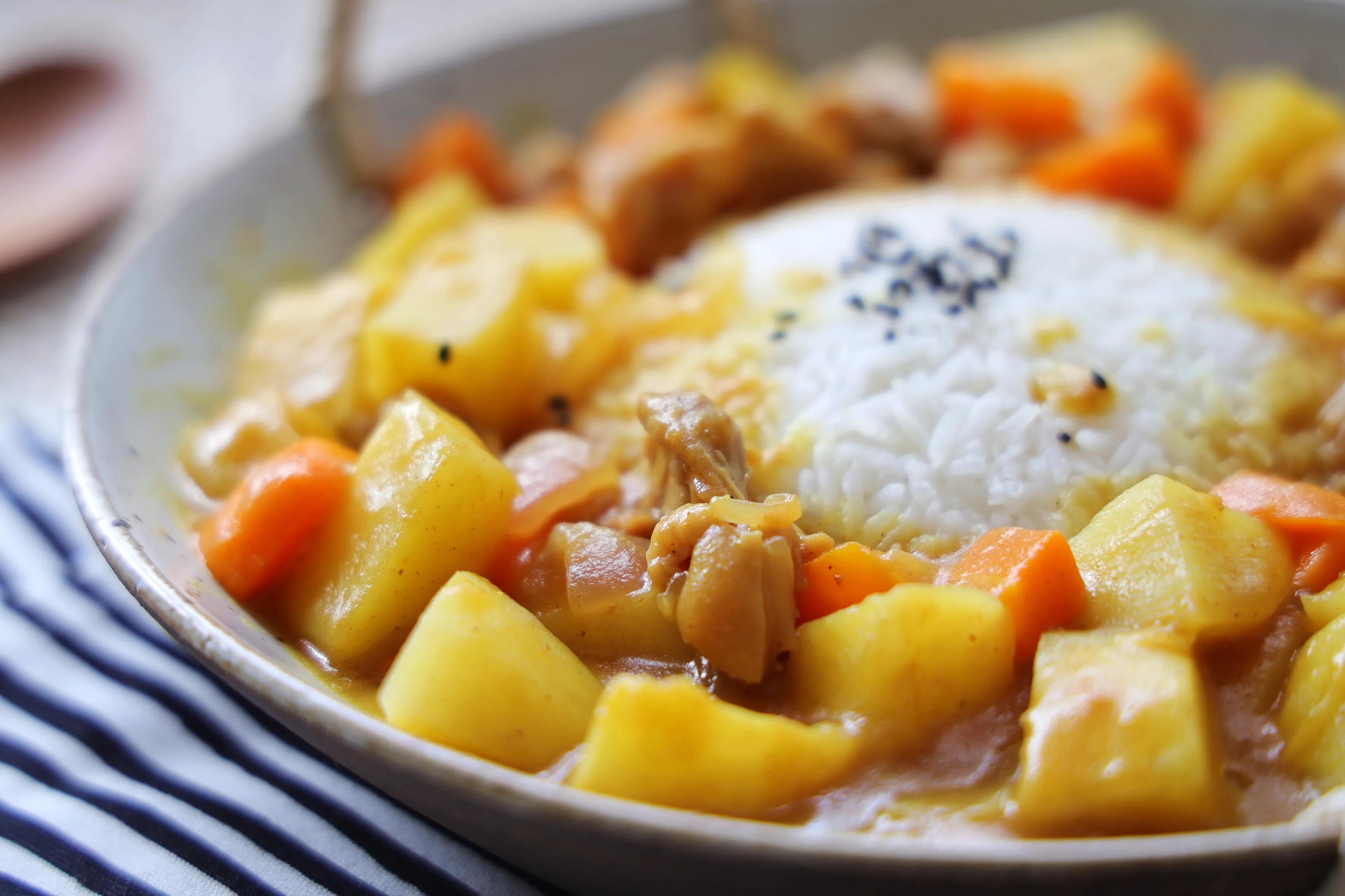 秋天，一定要试试鸡腿土豆咖喱饭，简单0难度，简直太下饭了