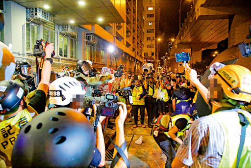 记协已成公害！香港记协主席公然反华，除恶务尽，须严管媒体记者