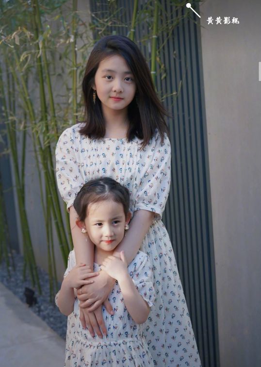 14歲的黃多多近照氣質驚艷，黃磊和孫莉的培養也太好了