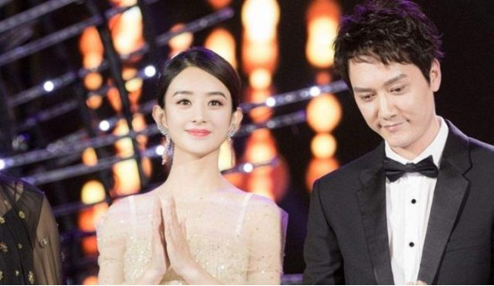和丽颖离婚一个多月，冯绍峰首次公开亮相，却