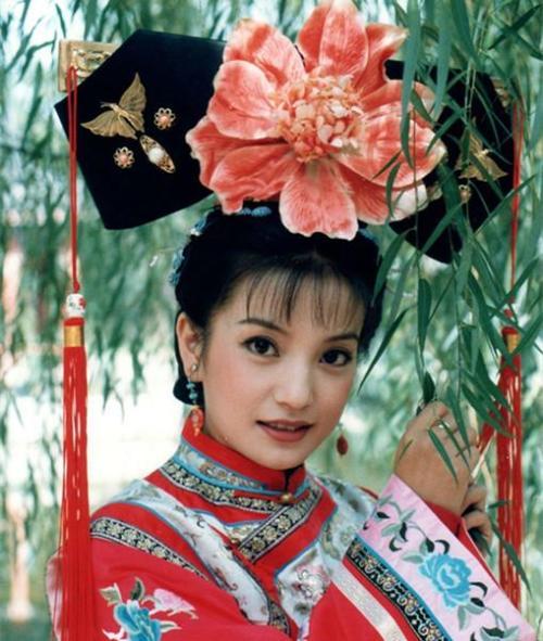 45岁蒋勤勤落泪美上热搜 果然演过琼瑶剧都是“