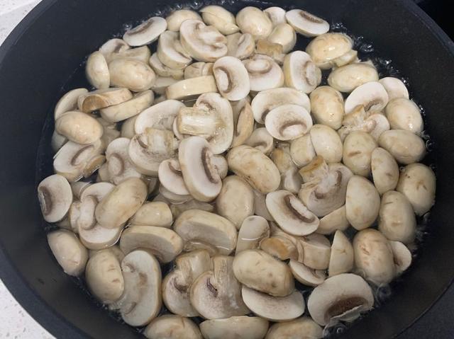 圖片[6]-黑椒蘆筍炒口菇做法步驟圖 簡單炒炒就搞定贊-起舞食譜網