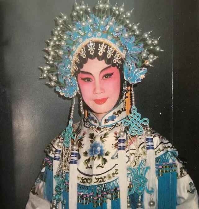 1988年，在大会上“请小平同志不要吸烟”的女人，后来怎样了