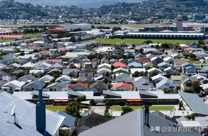 Bloomberg New Zealand's largest housing price bubble in the world iNEWS