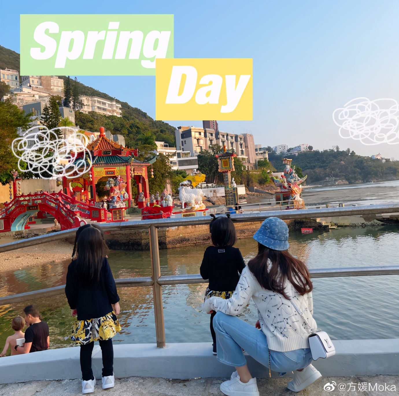 方媛曬一家四口出遊照，畫面歡樂又有愛，倆女兒穿姐妹裝超可愛