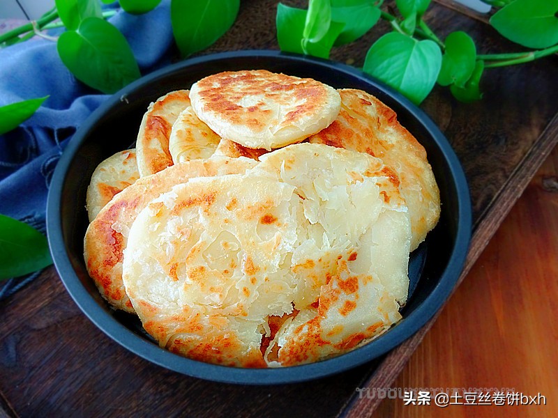 油酥饼这样做才地道，吃了30年没够，想想都会流口水，一看就会！