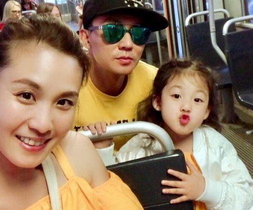 有一種“天生麗質”叫小泡芙，細眉大眼又軟萌，誰看了能不心動？