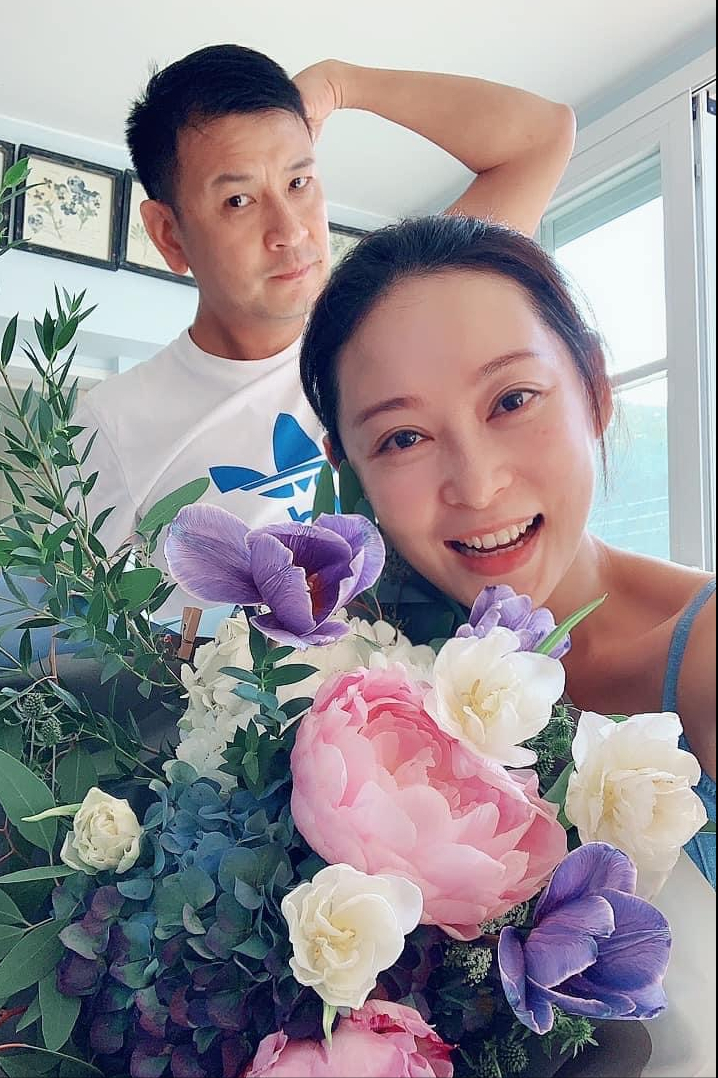 恭喜！ 楊怡姐姐楊卓娜今年結婚，生女11年未註冊，對繼女像親生