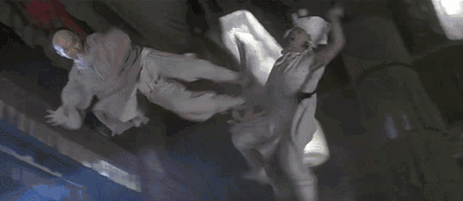 当年王晶为讽刺电影市场，拍了一部港片，把电