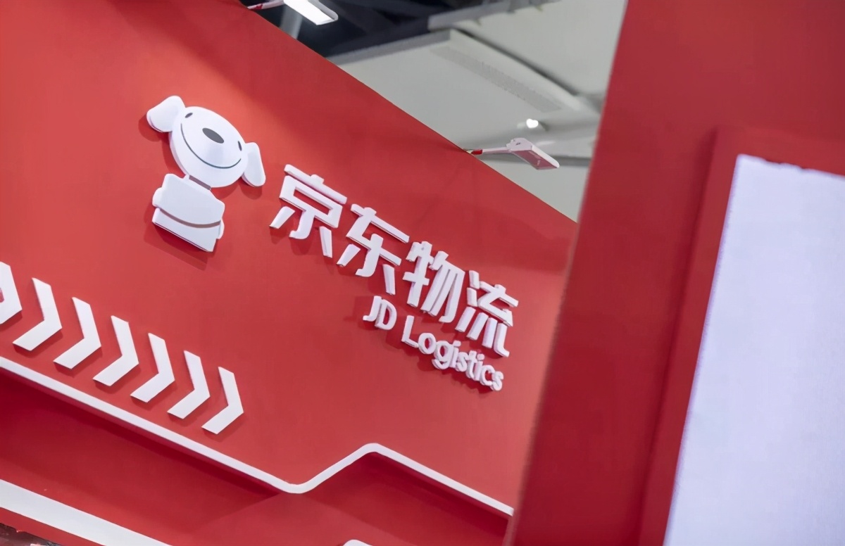 “京苏大战”8年后：刘强东坐拥4个IPO，张近东却卖身谢幕