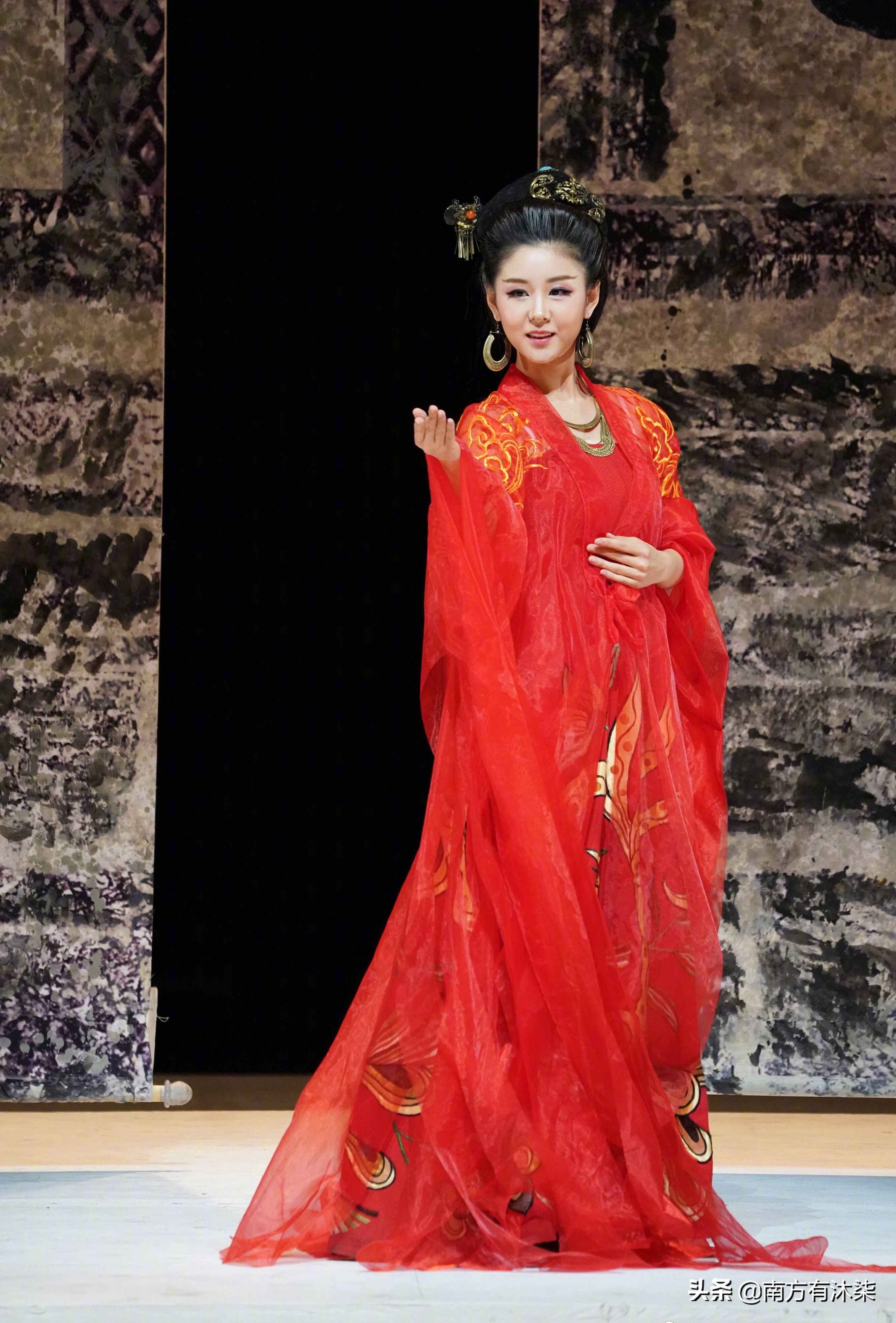 面相好得岳母青睐，老婆怀孕弃工作陪护：好男人王雷说奶奶也要陪