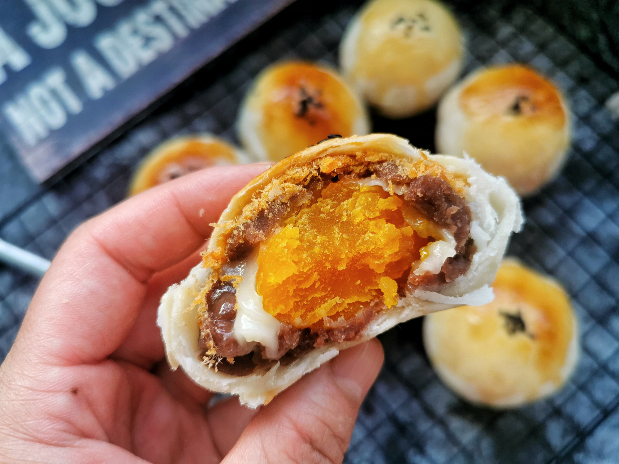 私房爆款！20块一个的土豪金蛋黄酥，配方大公开，多种口感超满足